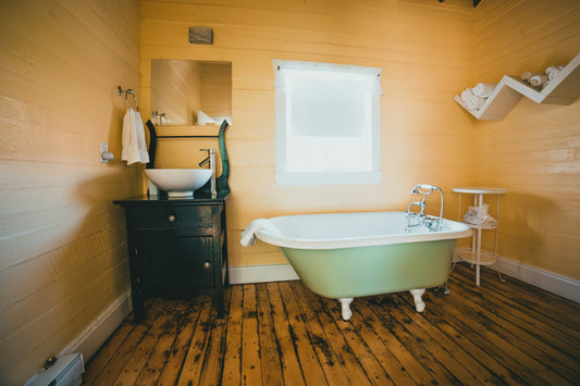 Transforming Small Bathrooms: Where Minimalism Meets Function and Beauty